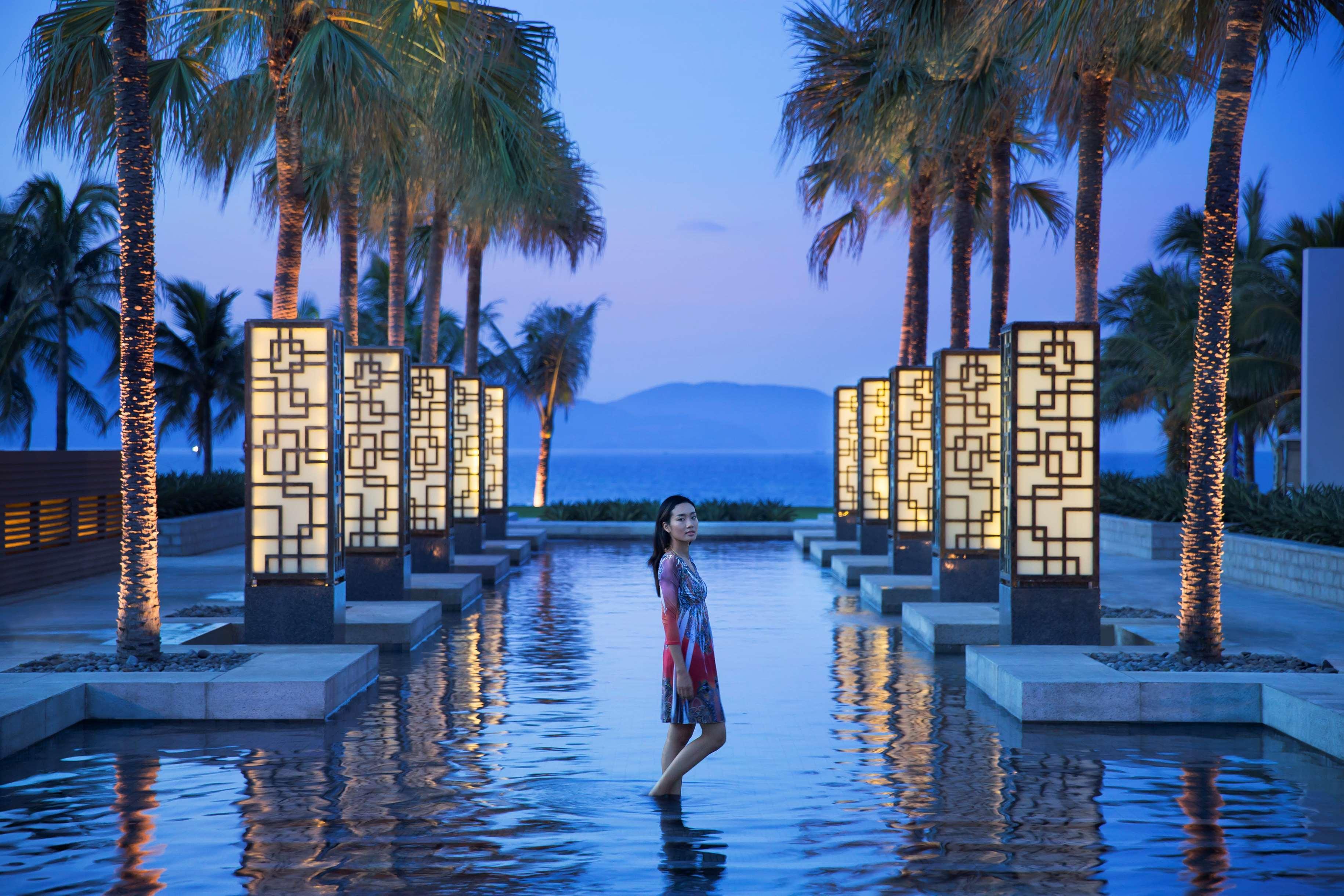 Hyatt Regency Danang Resort And Spa Bagian luar foto The resort's main pool