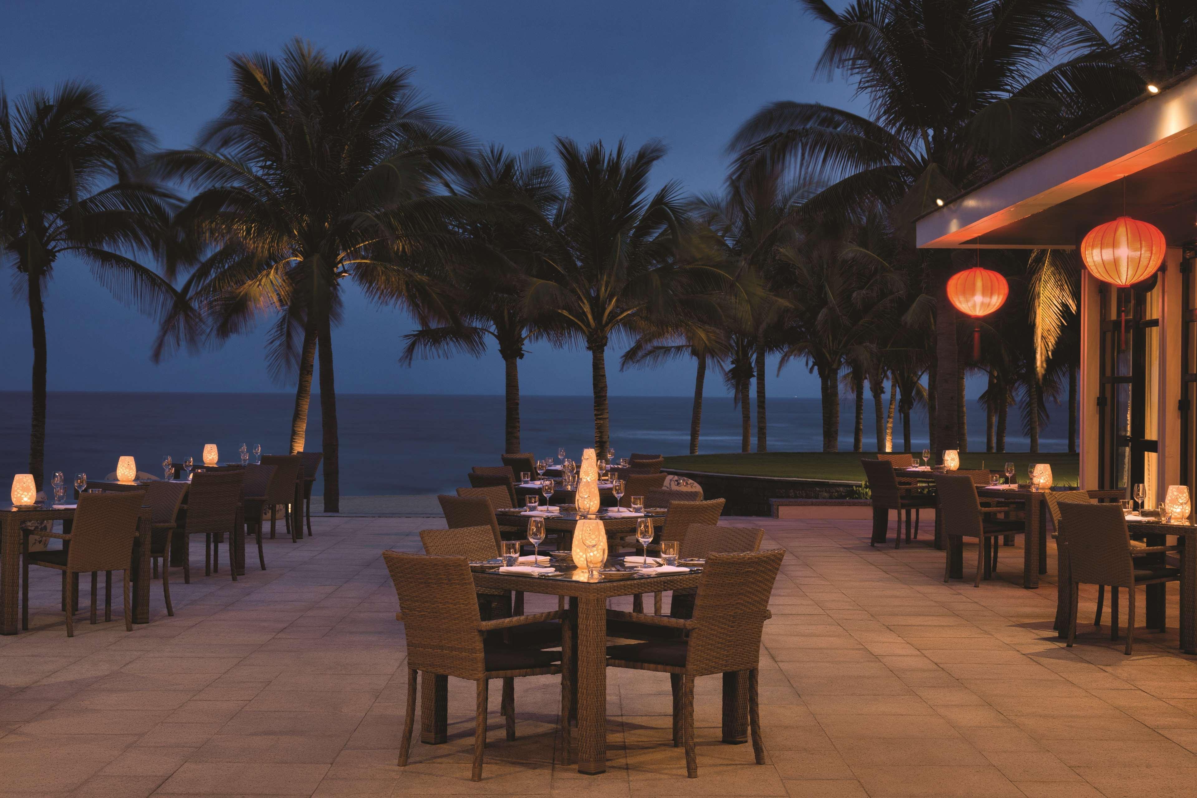 Hyatt Regency Danang Resort And Spa Bagian luar foto The Beachfront Restaurant