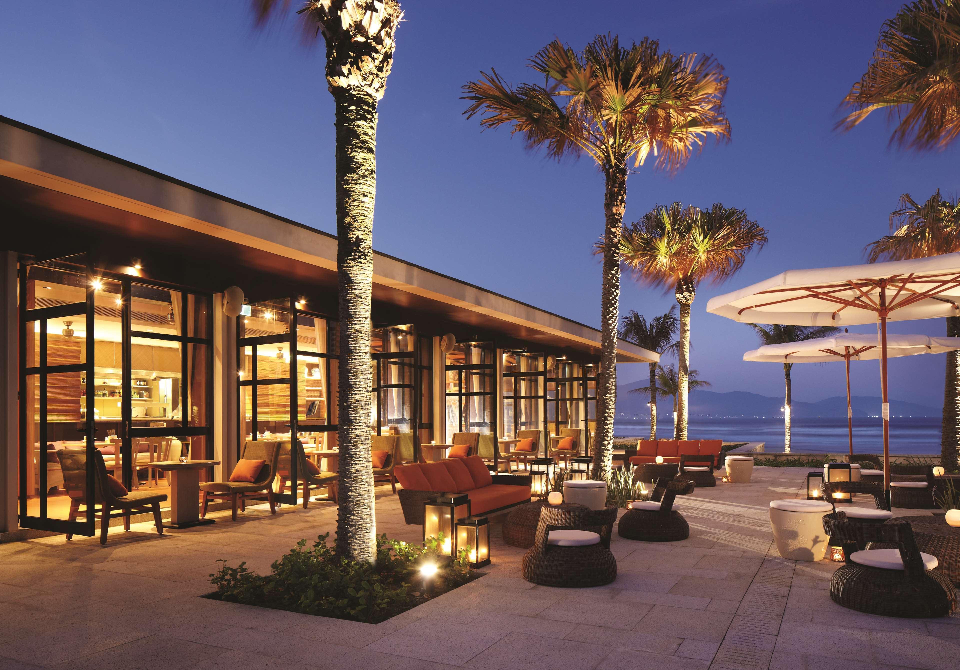 Hyatt Regency Danang Resort And Spa Bagian luar foto The Beach Club at the Four Seasons Resort