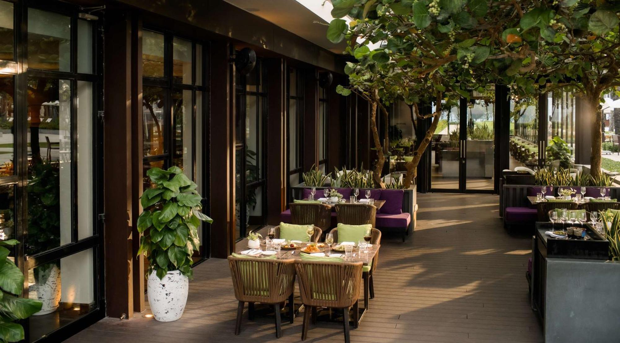 Hyatt Regency Danang Resort And Spa Bagian luar foto The Terrace