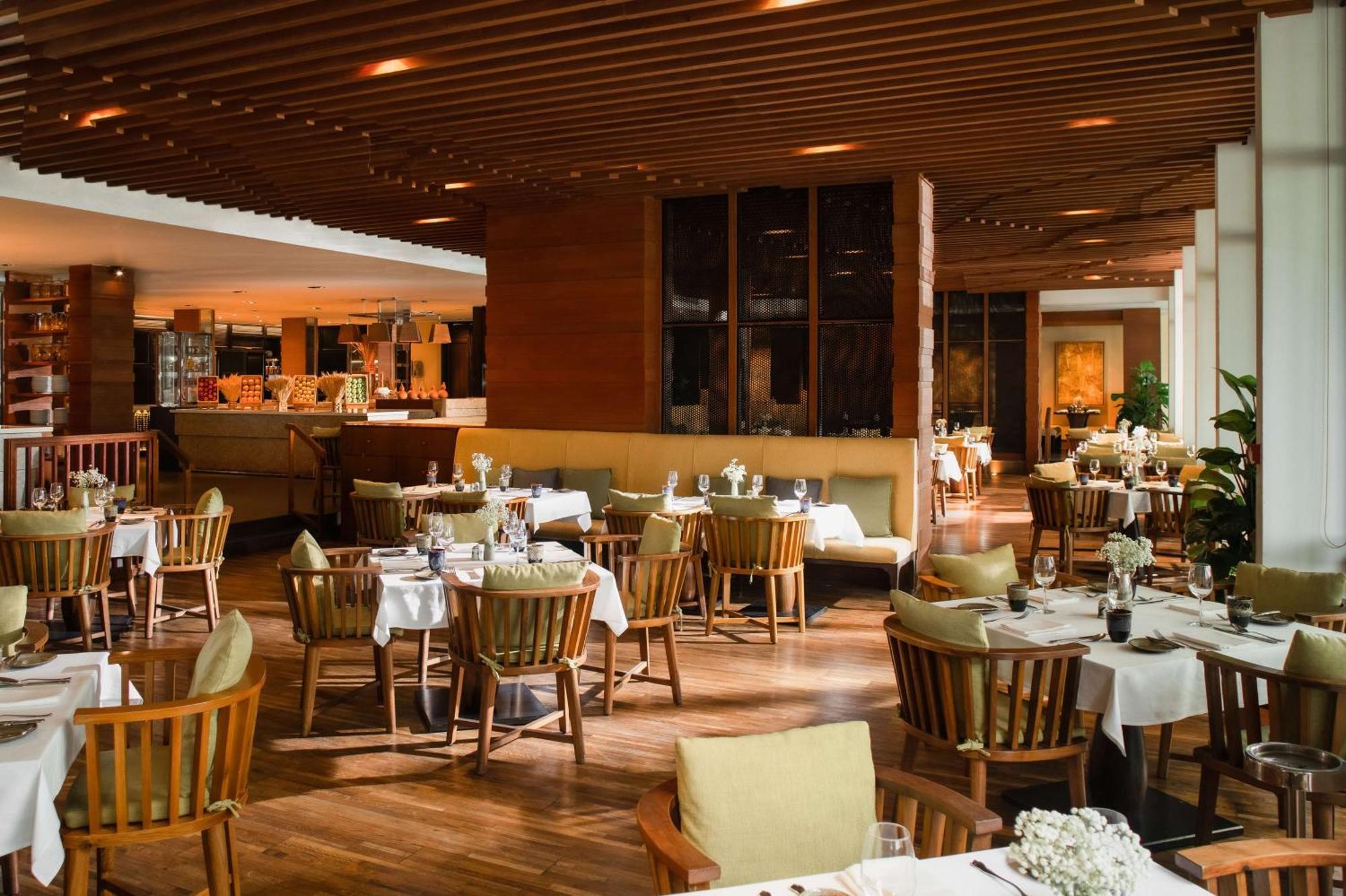 Hyatt Regency Danang Resort And Spa Bagian luar foto The restaurant