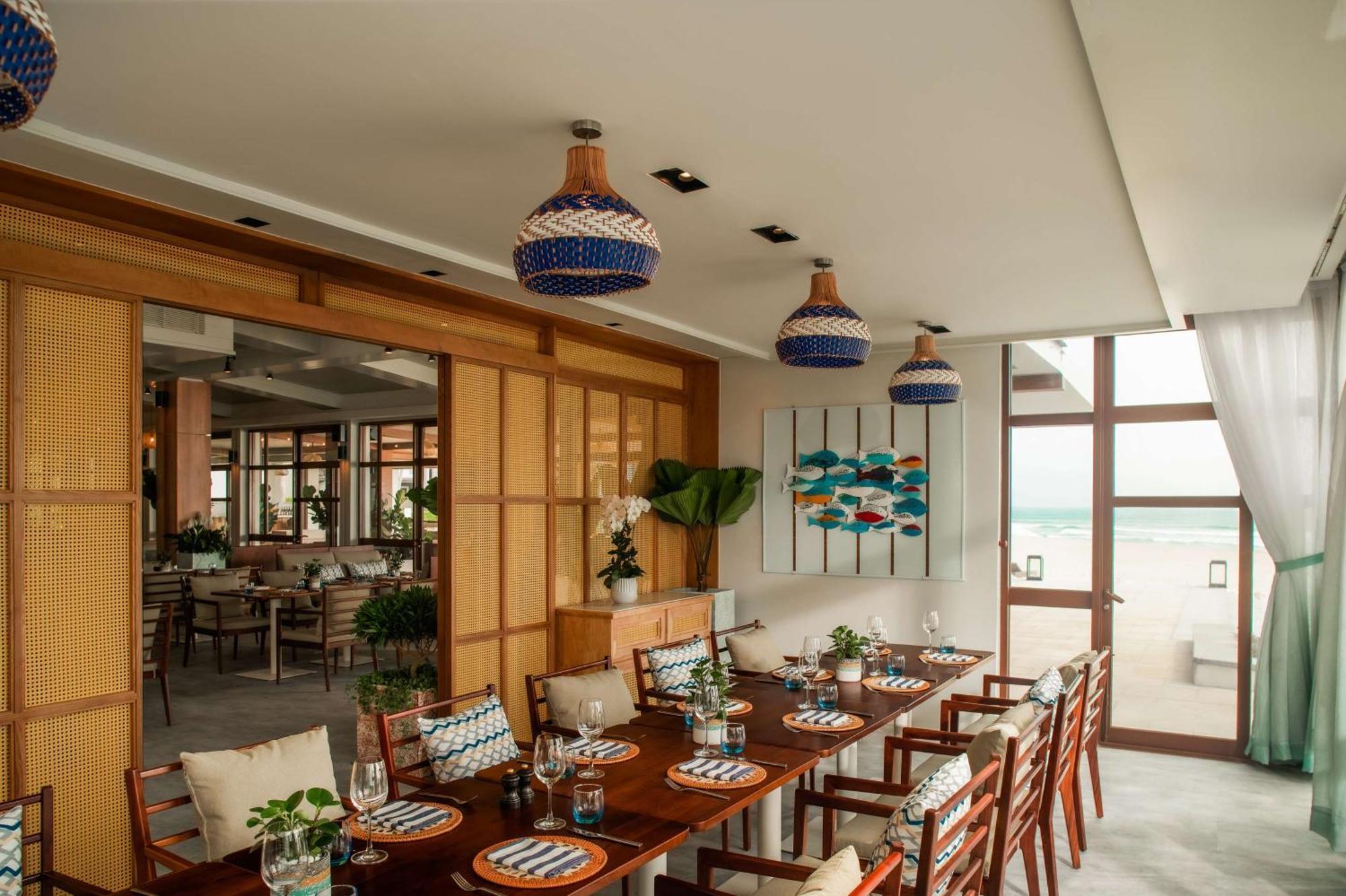 Hyatt Regency Danang Resort And Spa Bagian luar foto The Beach Club