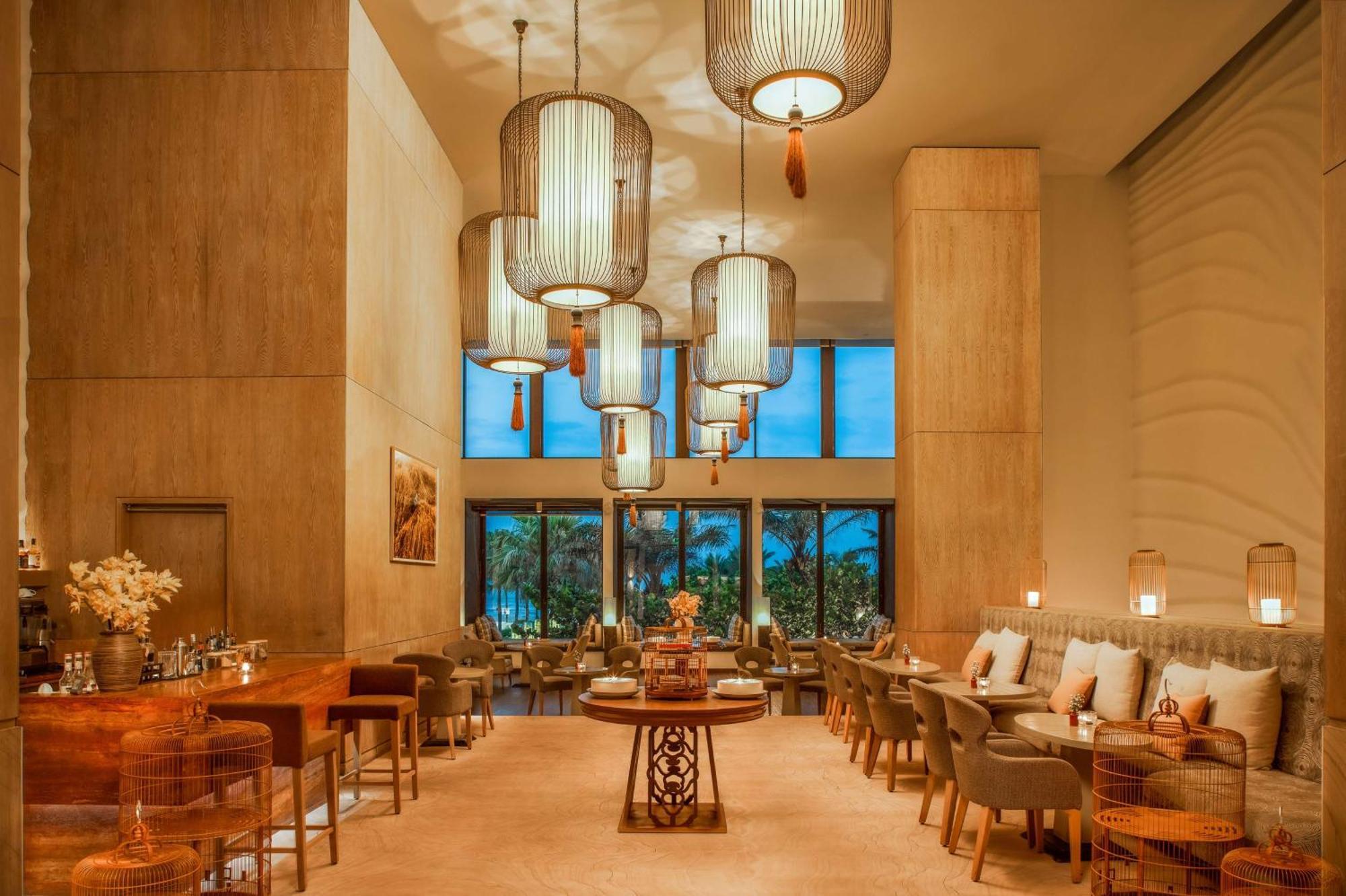 Hyatt Regency Danang Resort And Spa Bagian luar foto The restaurant at the hotel