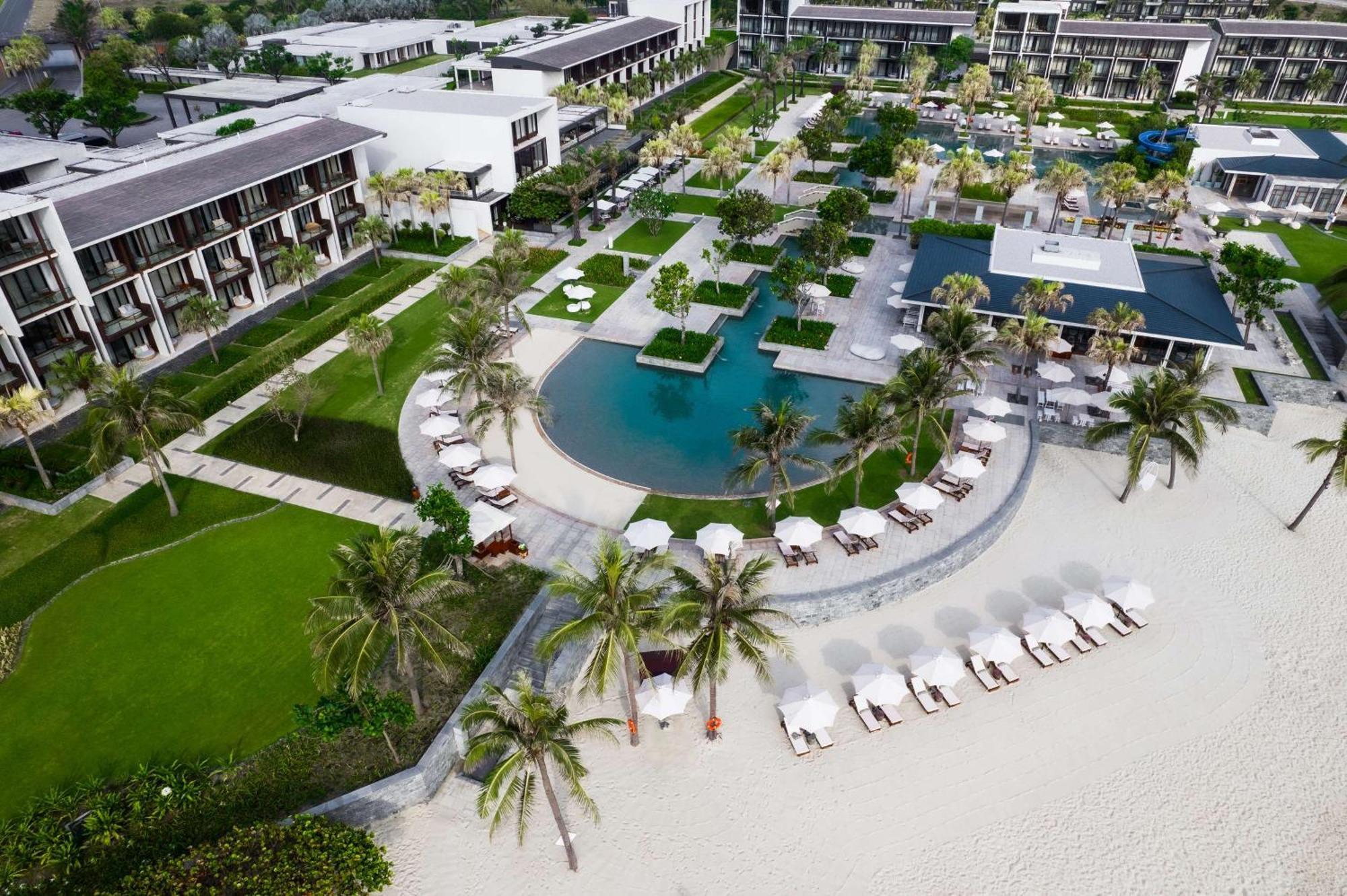 Hyatt Regency Danang Resort And Spa Bagian luar foto Aerial view of the hotel