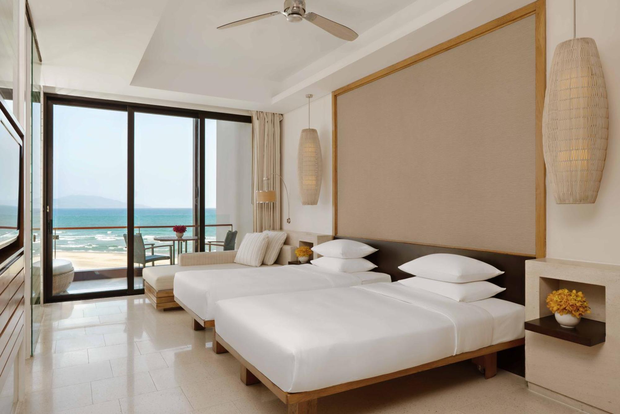 Hyatt Regency Danang Resort And Spa Bagian luar foto A room at the InterContinental Danang Sun Peninsula Resort