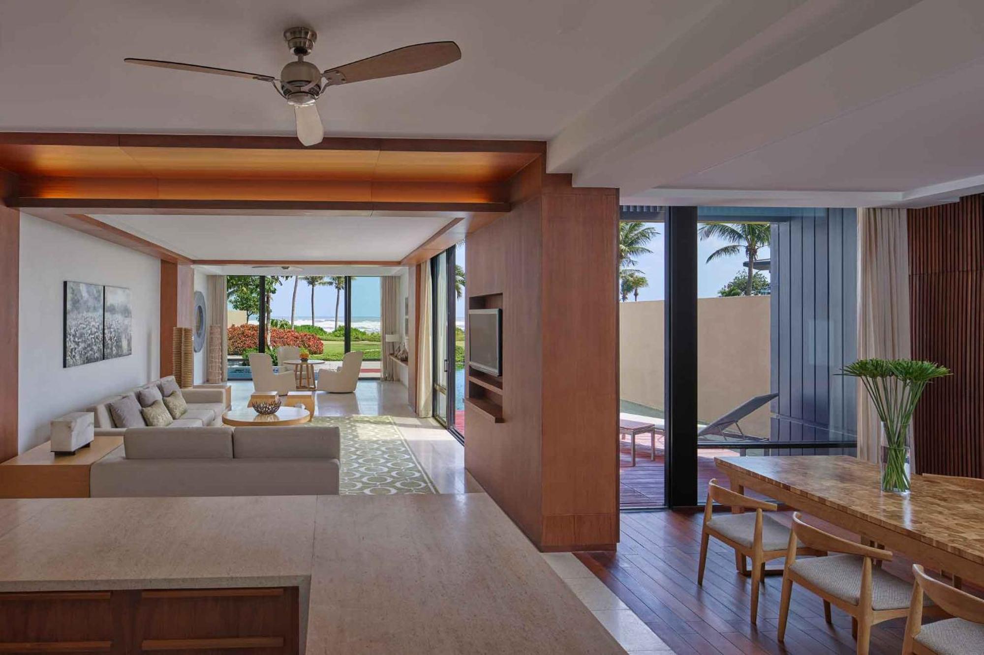 Hyatt Regency Danang Resort And Spa Bagian luar foto A living room at the resort