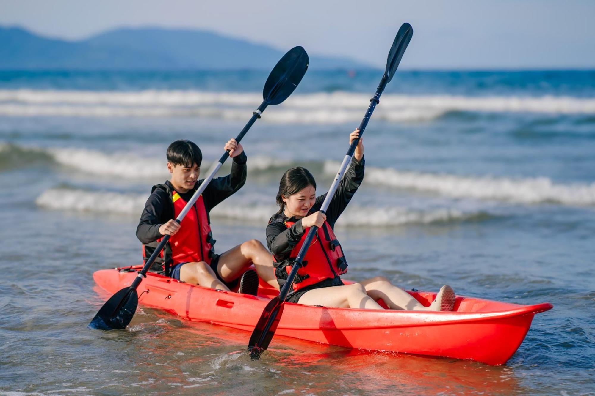 Hyatt Regency Danang Resort And Spa Bagian luar foto Kayaking in Vietnam